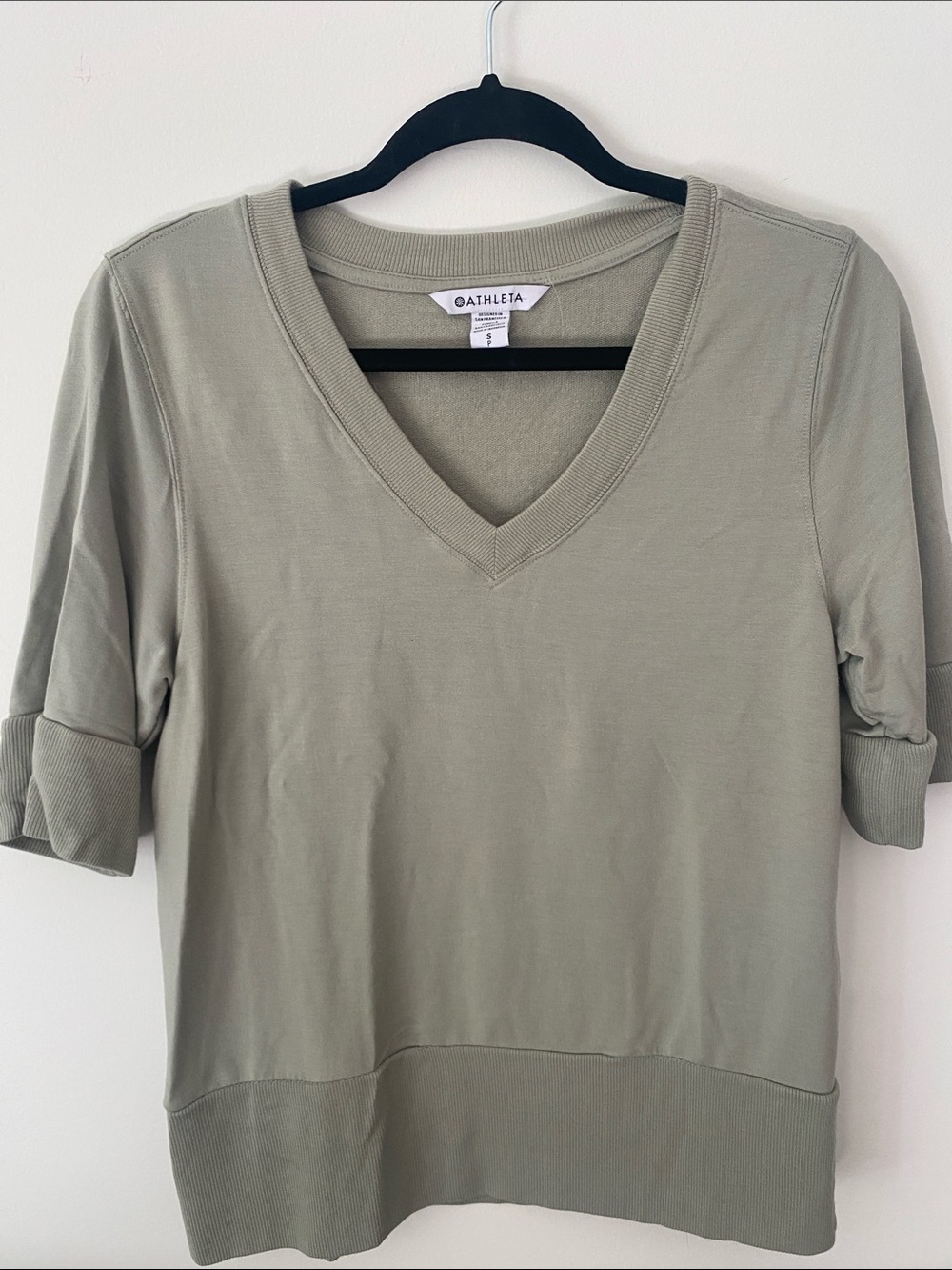 Athleta Sage Green V-Neck Short Sleeve Sweatshirt